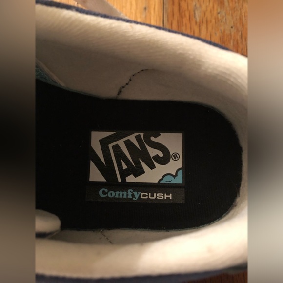 Vans - Picture 6 of 7